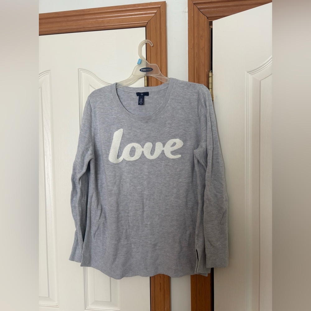 Gray Sweater with 'Love' Design 🩷🩷 Valentine’s XXl gap